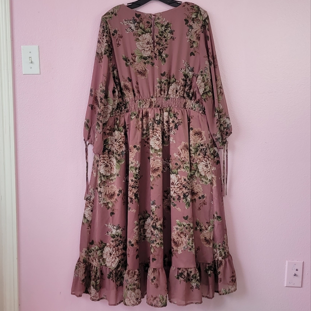 TORRID MIDI CHIFFON SURPLICE DRESS/ 2X. - Picture 6 of 13